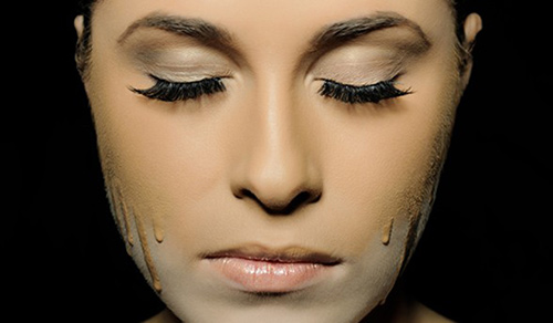 پوشش سنگین در زیرسازی آرایش صورت