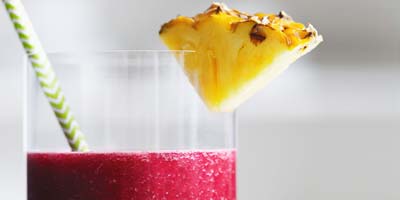 نوشیدنی خوش‌طعم آب چغندر و آناناس