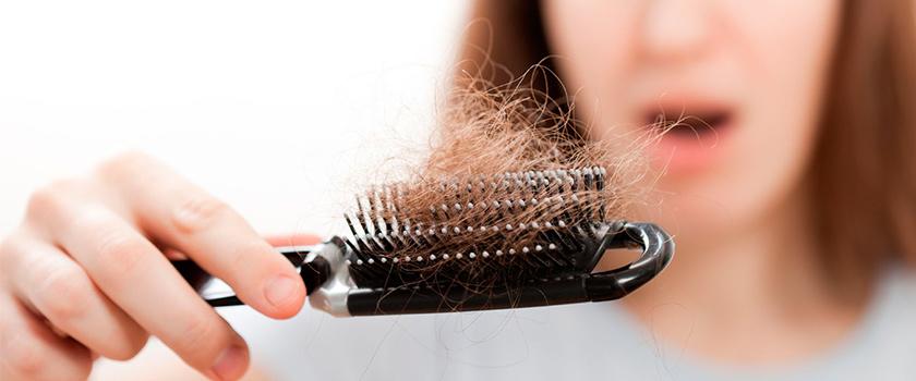 ۷ روش برای کاهش ریزش مو