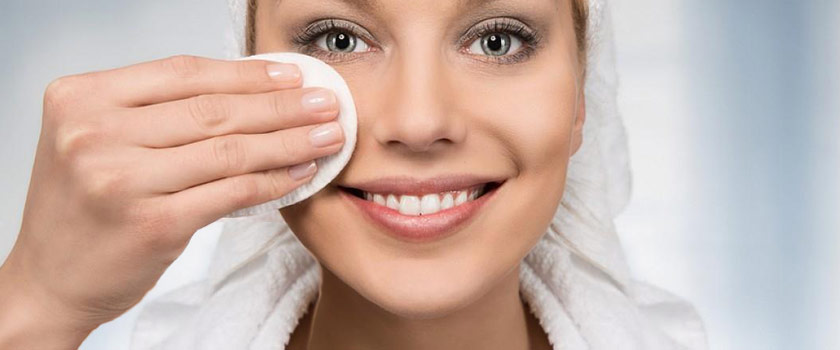 ۷ اشتباه در پاک کردن آرایش