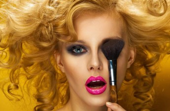 ۵ راهکار آرایشی برای پنهان کردن خستگی صورت