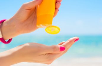 ۷ اشتباه بزرگ در استفاده از کرم های ضد آفتاب