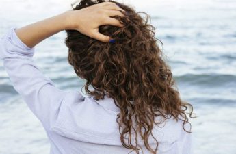 افزایش رشد مو را با این ۳ شیوه‌ی کم‌هزینه تجربه کنید