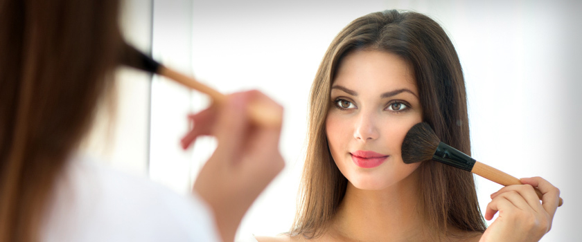 ترفندهای افزایش ماندگاری آرایش صورت در روز های گرم تابستان
