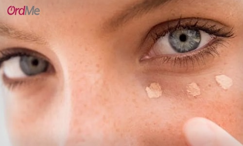 اهمیت کانسیلر و کرم پودر در آرایش چشم های حساس