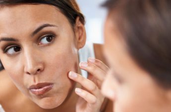 بررسی دلایل بروز لکه های پوستی و بهترین راه درمان آن ها
