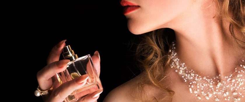 چرا سیاژ عطر حکایت از جذابیت عطر زنانه خوشبو دارد؟