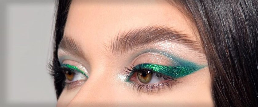 چند مدل خط چشم سبز برای آرایش مخصوص شب کریسمس