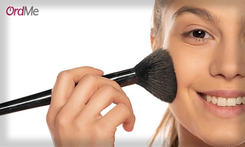 کدام‌یک از انواع کرم پودر برای آرایش پوست مختلط بهتر است؟