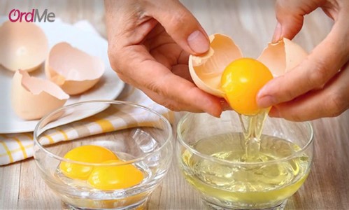 زرده تخم مرغ | یکی از ارزان‌ترین راه های پرپشت کردن ابرو