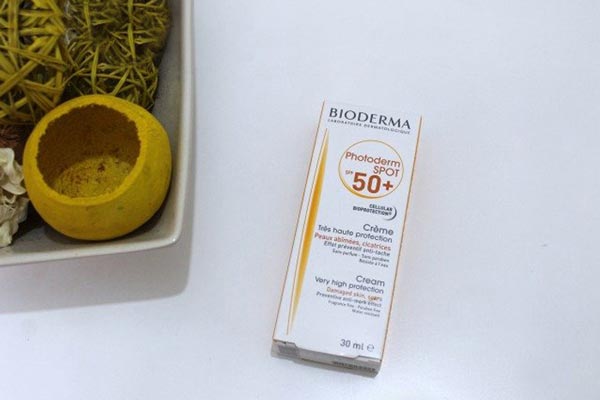 کرم ضد آفتاب فاقد چربی فتودرم اسپات BIODERMA SPF 50